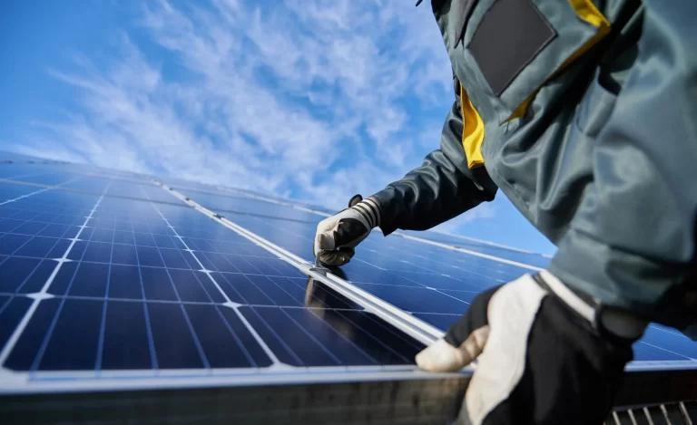 Guia para contratar instala&ccedil;&atilde;o de energia solar